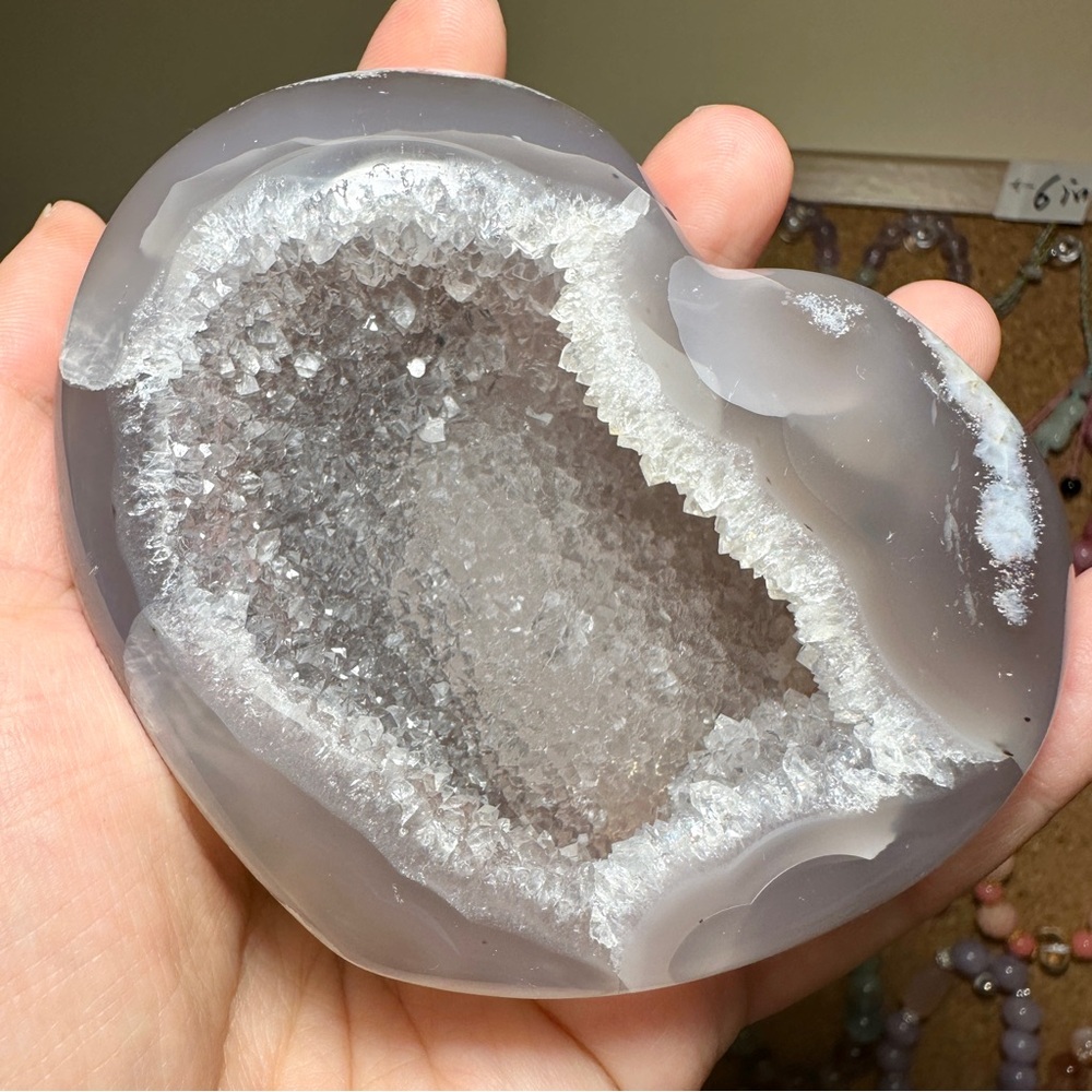 Heart-Shaped Geode Crystal Bowl Decor 3.5×3×1.5 inches - Picture 1 of 7